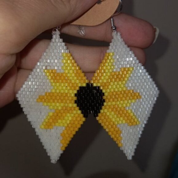 🌻 Sunflower Radiance – Bold & Bright 🌻 - Picture 3 of 4